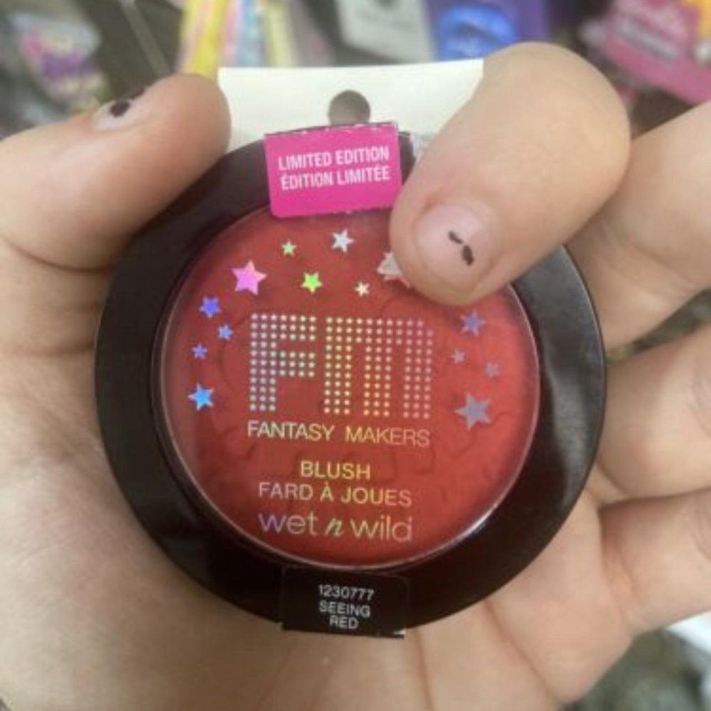 Wet n' Wild Fantasy Makers Limited Edition Halloween Matte Blush * SEEING RED *